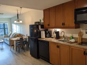 Renovated Chic Premium 1 bdrm - Image 4