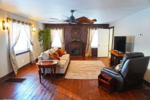 Historic Salt Box House | Pet Friendly | Central - Image 2
