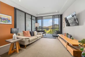 Sky High Views in the Heart of Canberra - Image 3