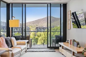 Sky High Views in the Heart of Canberra - Image 4