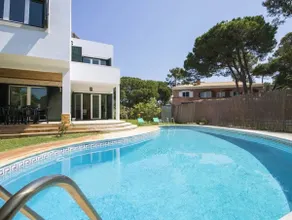 Villa Fati With Pool by Vacationy - Image 5