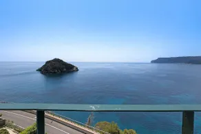 Prächtiges Haus mit einem schönen Blick auf das Meer - Image 3