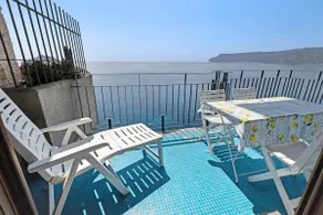 Prächtiges Haus mit einem schönen Blick auf das Meer - Image 2
