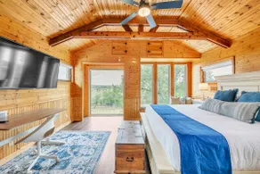 10-acre Hill Country Retreat w/ Views, Pool, & Spa - Image 4