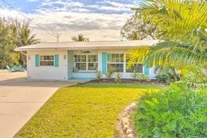 Pine Island Beach House!  *Gulf Access, Heated Pool, Hot Tub & Boat Dock* - Image 4