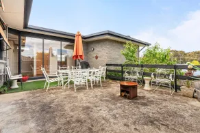 'Studio 74' A Spacious, Nostalgic Country Retreat - Image 4