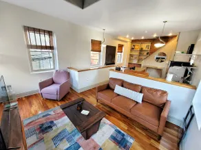 Loft Apartment in Heart of Yuengling Downtown! - Image 5