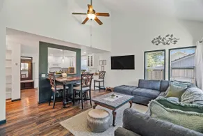 Delightful family-friendly home in the heart of WA - Image 2