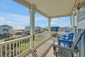 Oak Island Escape w/ Saltwater Pool, Walk to Beach - Image 2