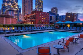 51: e våningen MagMile Penthouse - VISNINGAR, öppen spis, balkong, pool, WiFi - Image 2