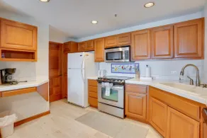 Bright Catalina Island Condo w/ Ocean Views! - Image 4