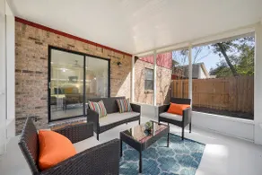2BR Home + Yard | October Stay - Image 5