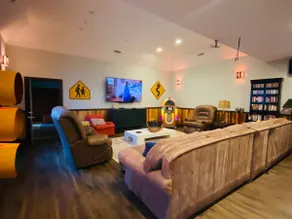 GameRoom Cottage - Room for 12 and tons of fun! - Image 2
