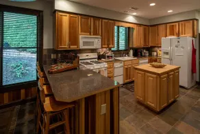 GameRoom Cottage - Room for 12 and tons of fun! - Image 4