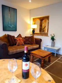 Bleasdale- Large Studio Apartment - Image 2