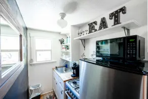 Chic 1BR by UofA · 65” TV · Back garden · Pets ok - Image 5