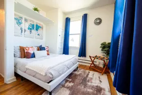 Chic 1BR by UofA · 65” TV · Back garden · Pets ok - Image 3