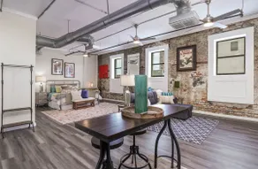 Downtown Loft in the Historic Center of Longview - Image 4
