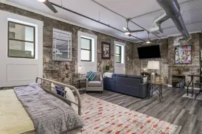 Downtown Loft in the Historic Center of Longview - Image 3