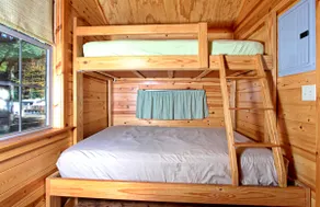 Deluxe Cabin 40 - Image 5