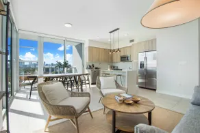 Amazing Ocean Views  2/2 Condo, Best Location - Image 3