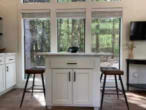 Mini Moody Manor, Lake Cypress Cabin - Image 4