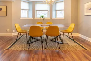 Stylish Downtown Escape / ABODEbucks - Image 4