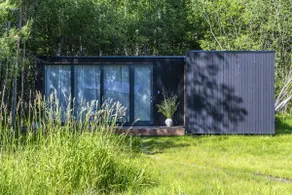Modern and specious riverside cabin with hot tub - Image 5