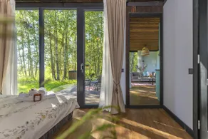 Modern and specious riverside cabin with hot tub - Image 2