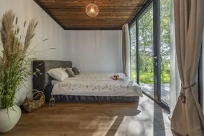 Modern and specious riverside cabin with hot tub - Image 4