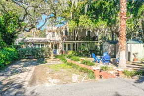 Fullerwood Park Retreat, 5 min to Downtown, Sleeps 6 - Image 5