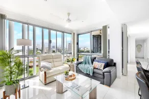 'Top of Town' Resort-style Stay in Heart of Darwin - Image 2