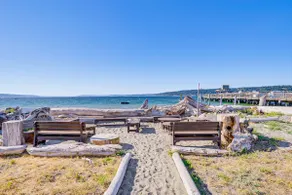 Sun-Soaked Sandy Point Haven w/ Beach Access! - Image 3