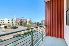 Luxury 3-Story Home w Pool & Parking garage - Image 2