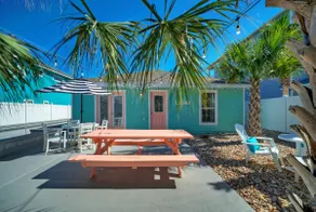 Peachy Palm by AvantStay - Image 4