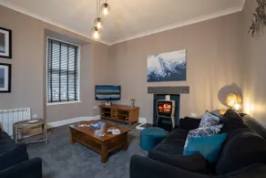 Spacious Home with Outstanding Views by LetMeStay - Image 3