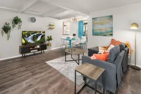 Newly Updated Stylish Bright Duplex #A|2 min to I5 - Image 3