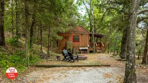 Spring River Fishing Cabin #3 Honeymoon Suite - Image 3