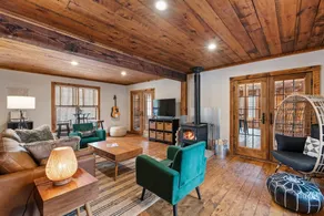 Wooded 4BR cabin w/ fire pit - Image 2