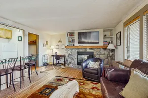 Dog-friendly ground-floor condo with pools, hot tu - Image 4