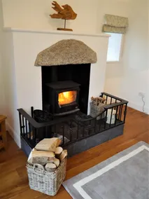 The Fish House -  a cottage that sleeps 4 guests  in 2 bedrooms - Image 4