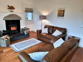 The Fish House -  a cottage that sleeps 4 guests  in 2 bedrooms - Image 3