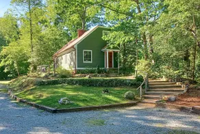 Warm + Peaceful Home w/ Fire Pit on Haw River - Image 2