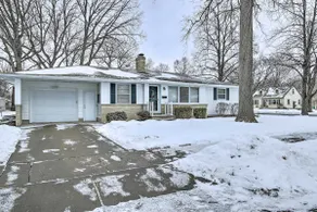 Green Bay Home: 3 Blocks to Lambeau Field! - Image 3