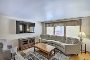 Green Bay Home: 3 Blocks to Lambeau Field! - Image 4