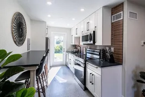 Beachside escape w/ pool & private backyard - Image 3
