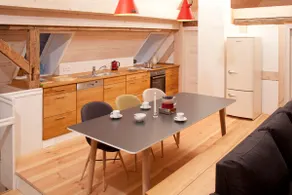 Old school house panoramic apartment - Image 2
