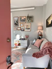 Charming River View Apt | Walk to Shops & Cafes - Image 5