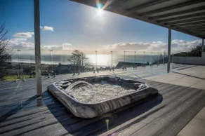 Sunrise  - 5 Bed Luxurious Holiday Home - Pendine - Image 3