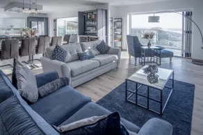 Sunrise  - 5 Bed Luxurious Holiday Home - Pendine - Image 2